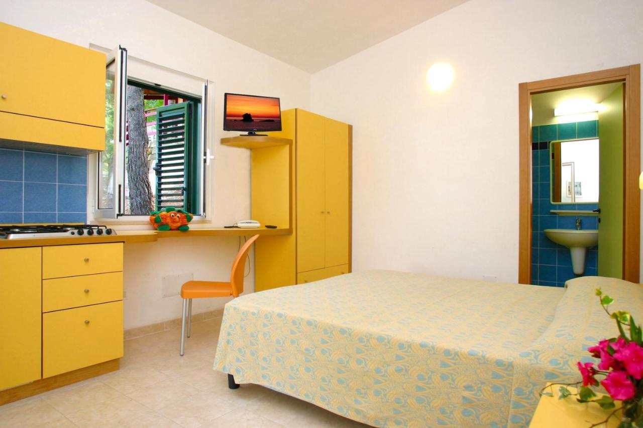 Gattarella Family Resort Puglia - Self Catering Accommodations In The Pinewood Вьесте Экстерьер фото
